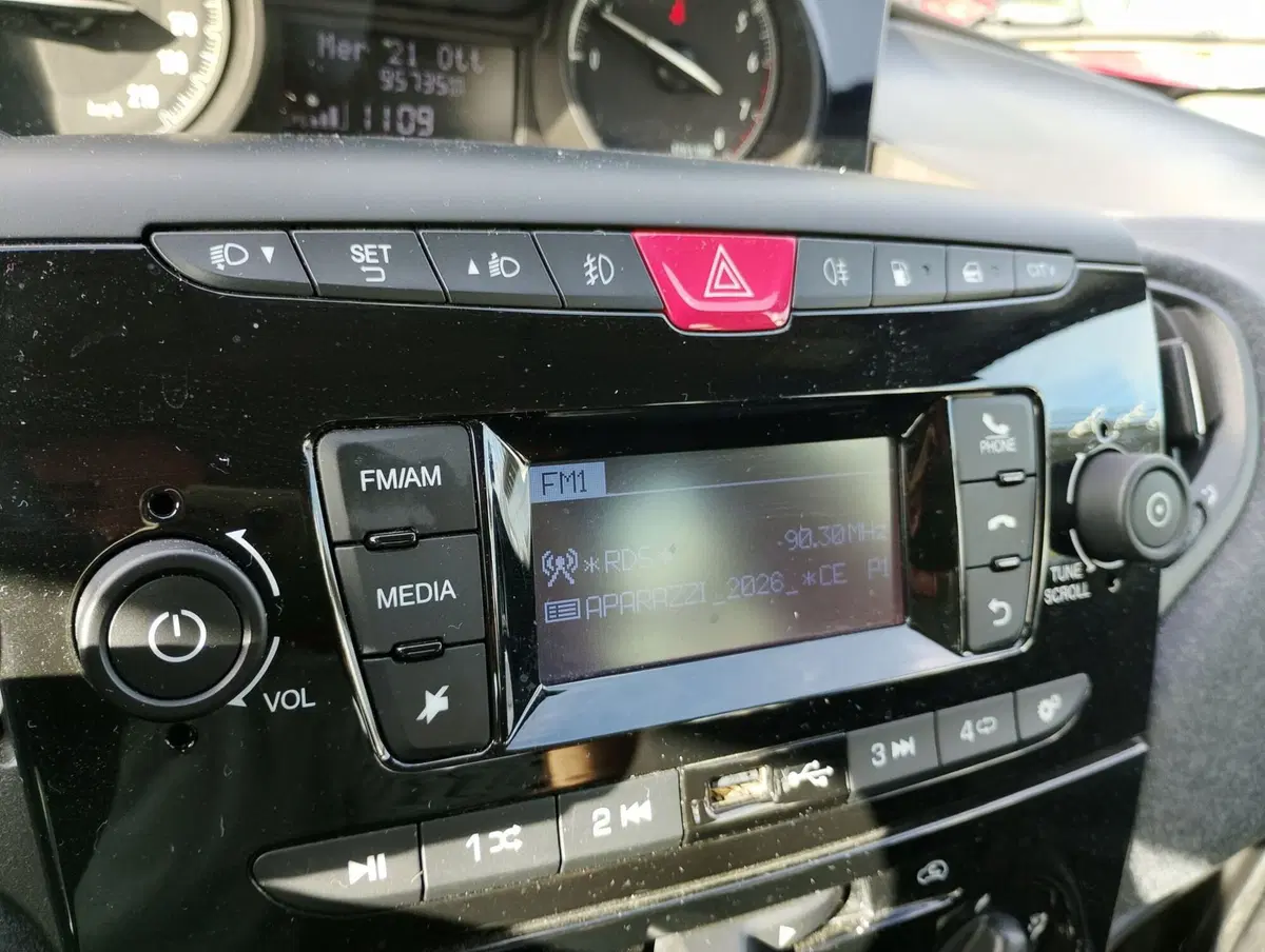 Lancia Ypsilon usata a Ravenna (19)