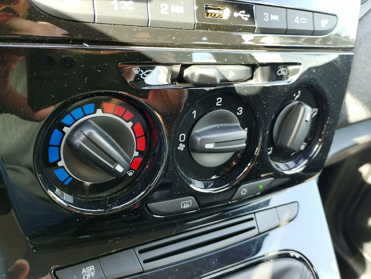 Lancia Ypsilon usata a Ravenna (20)
