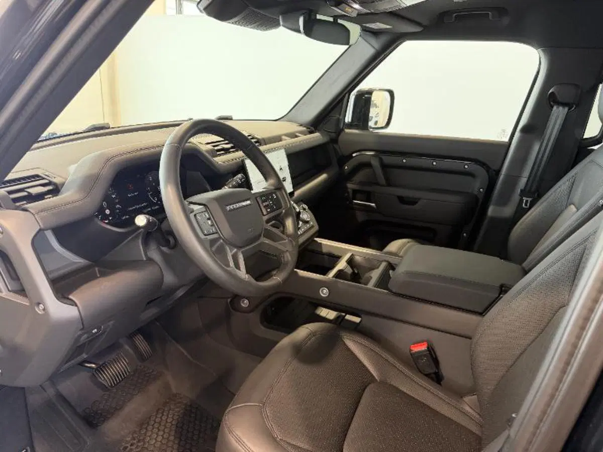 Land Rover Defender usata a Venezia (12)