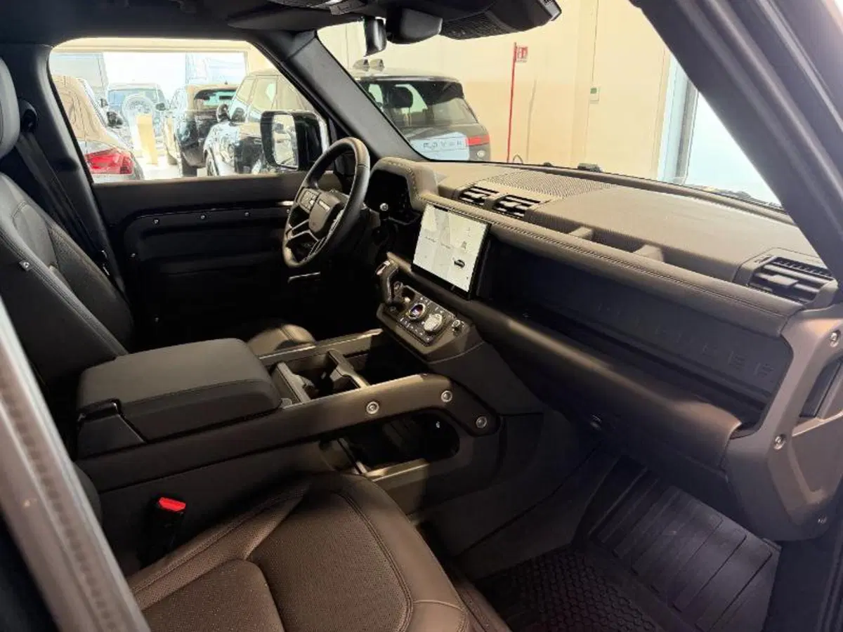 Land Rover Defender usata a Venezia (16)