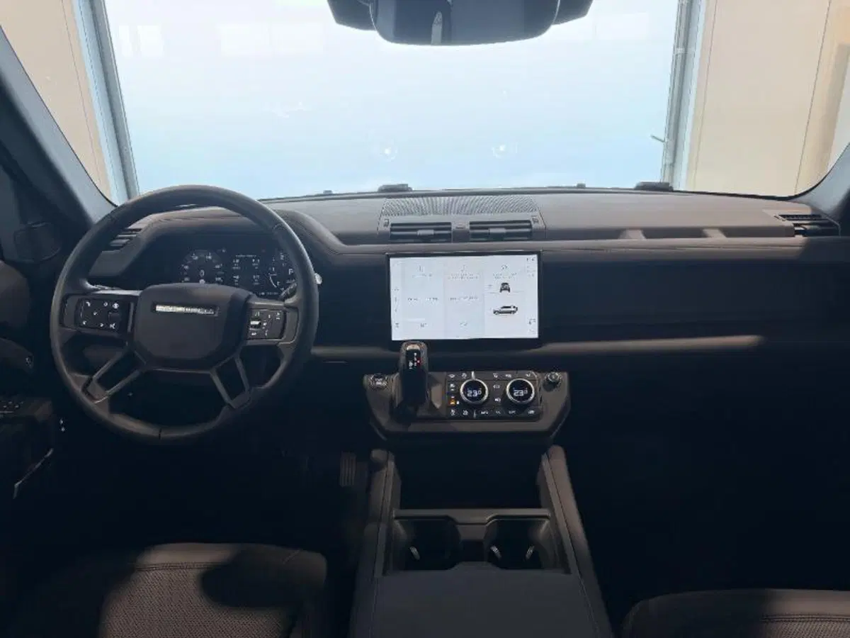 Land Rover Defender usata a Venezia (17)