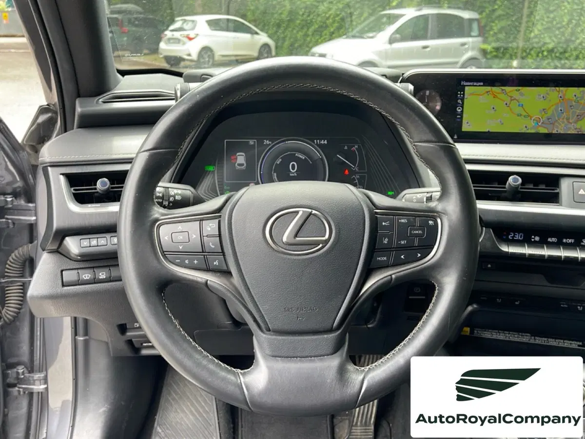 Lexus UX usata a Roma (11)