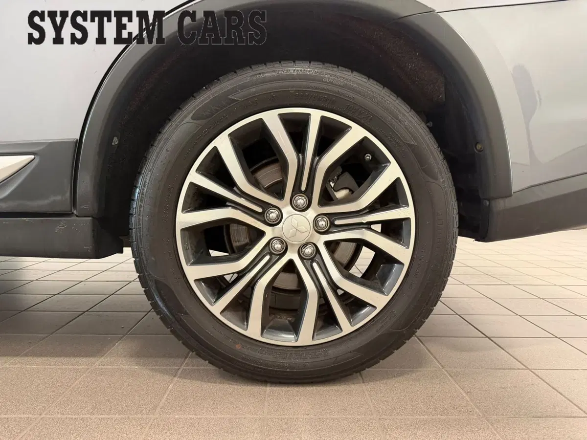 Mitsubishi Outlander usata a Varese (11)