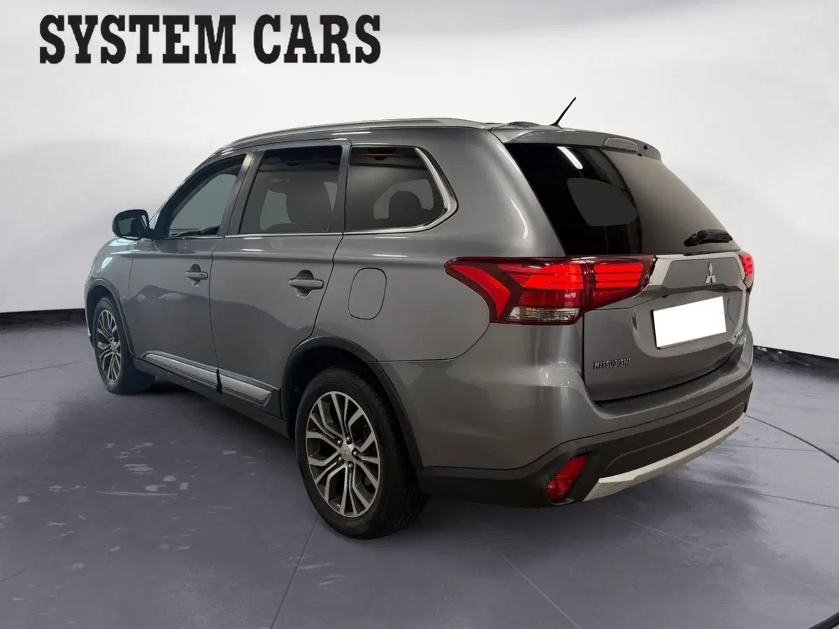 Mitsubishi Outlander usata a Varese (4)