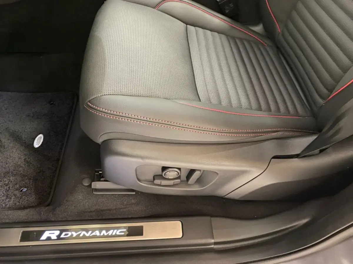 Land Rover Discovery Sport usata a Verbano Cusio Ossola (17)
