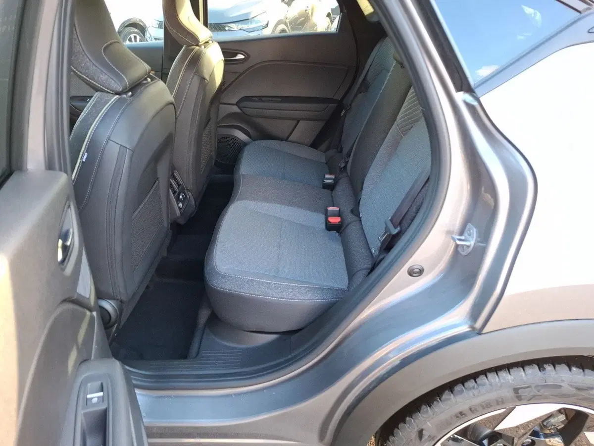 Renault Captur nuova a Latina (17)