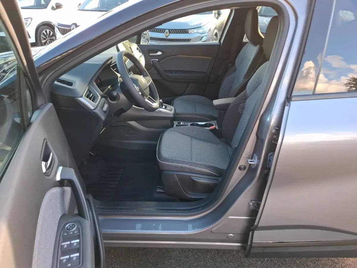 Renault Captur nuova a Latina (18)