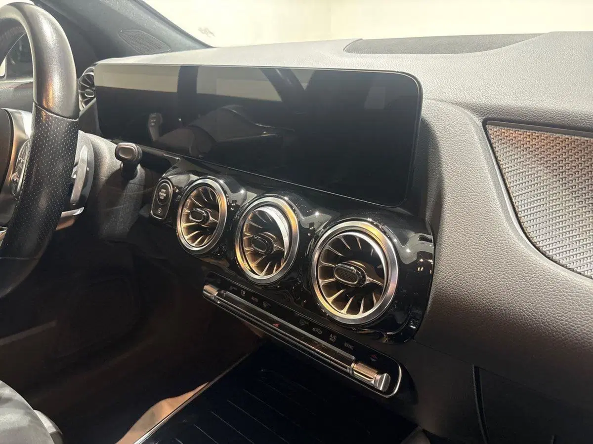 Mercedes-Benz GLA SUV usata a Napoli (14)