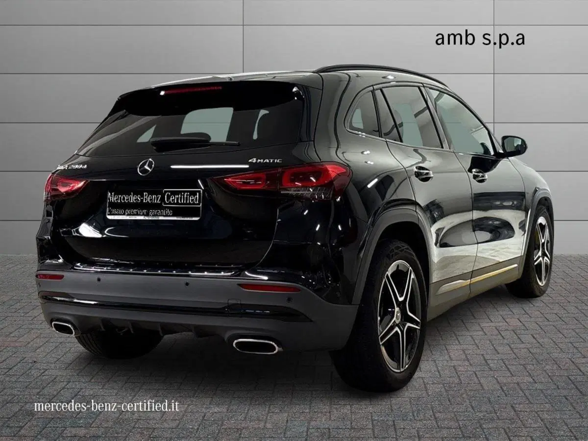 Mercedes-Benz GLA SUV usata a Napoli (2)