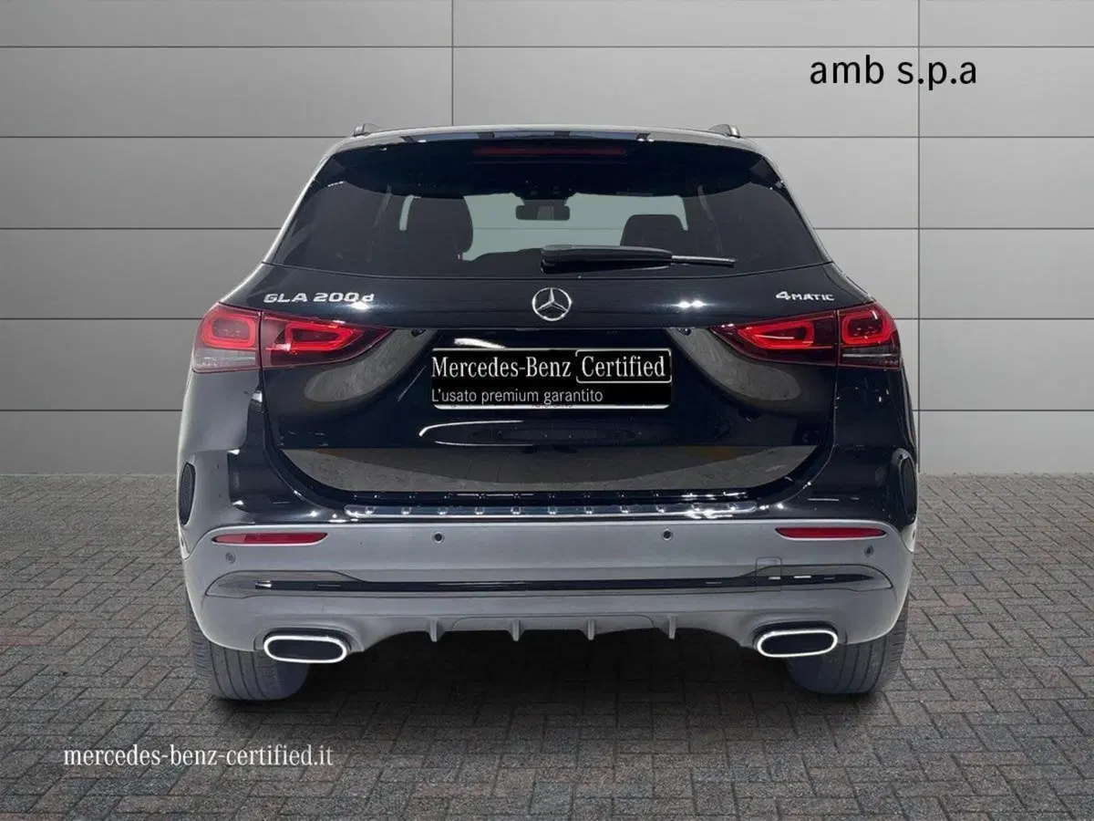 Mercedes-Benz GLA SUV usata a Napoli (4)