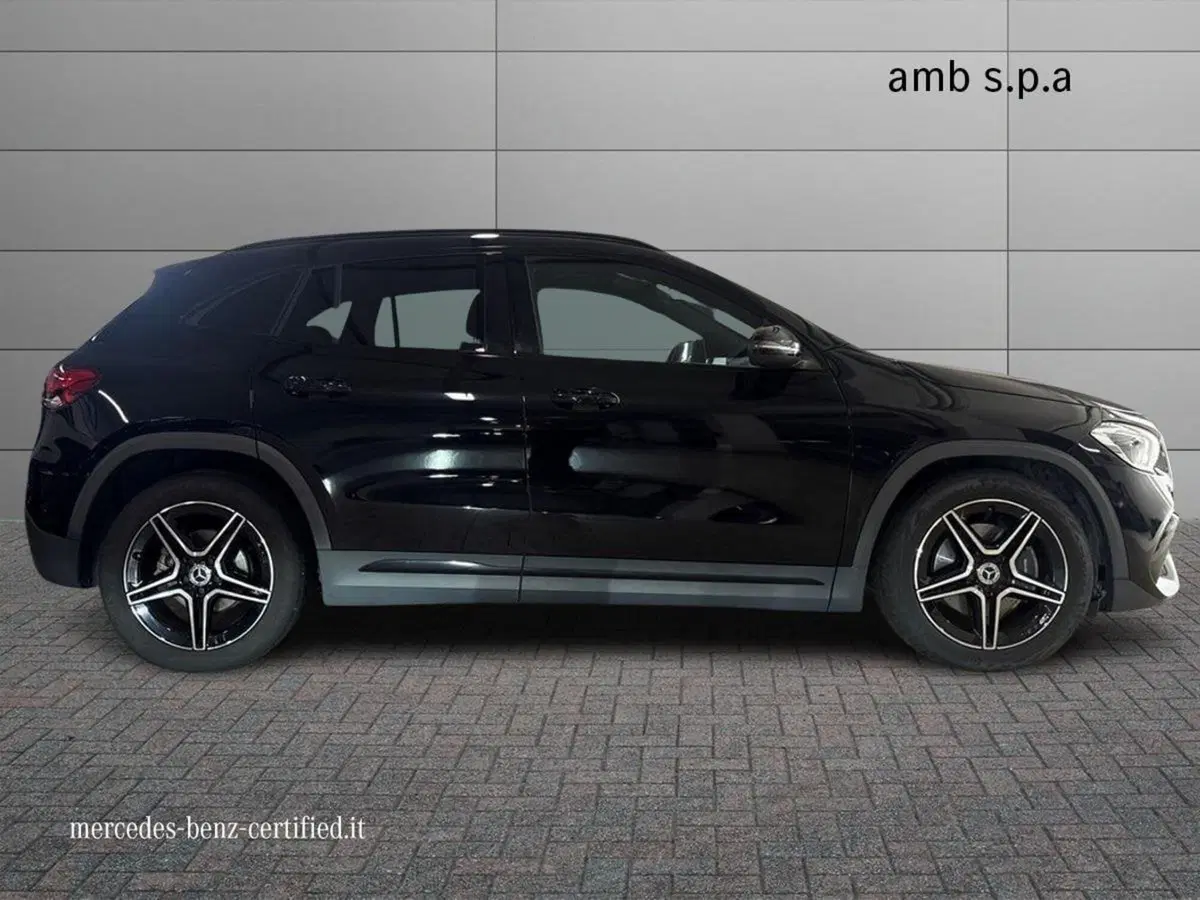 Mercedes-Benz GLA SUV usata a Napoli (5)