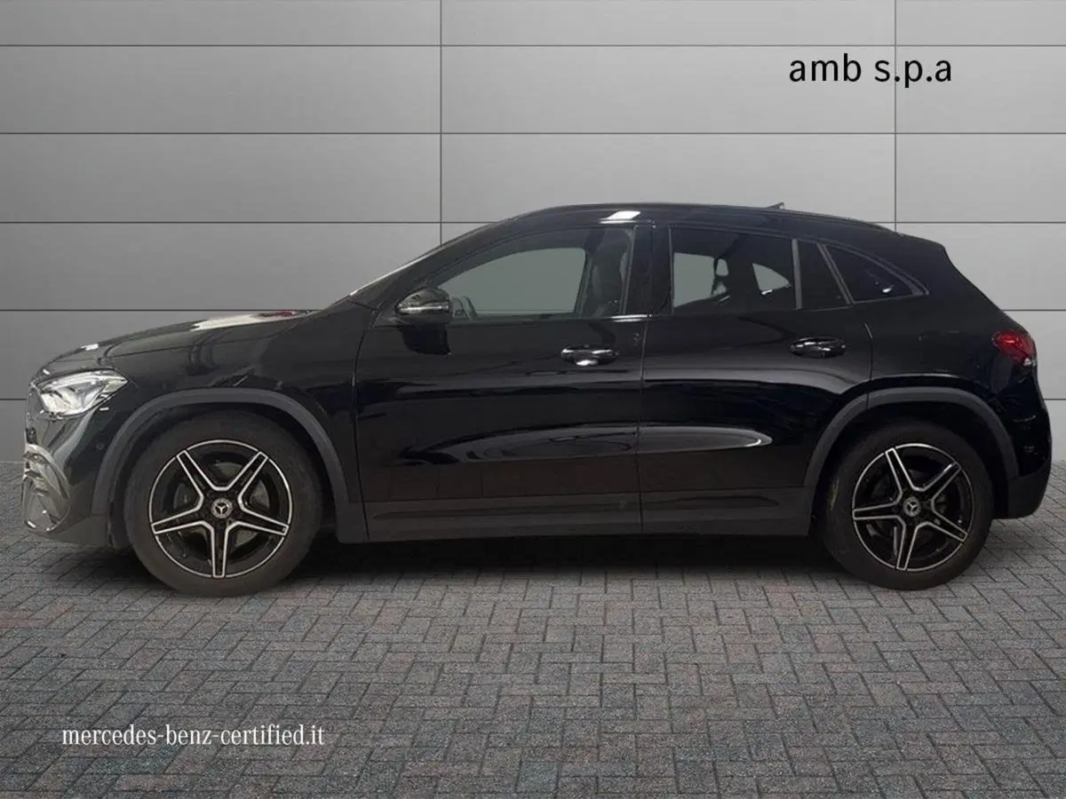 Mercedes-Benz GLA SUV usata a Napoli (6)
