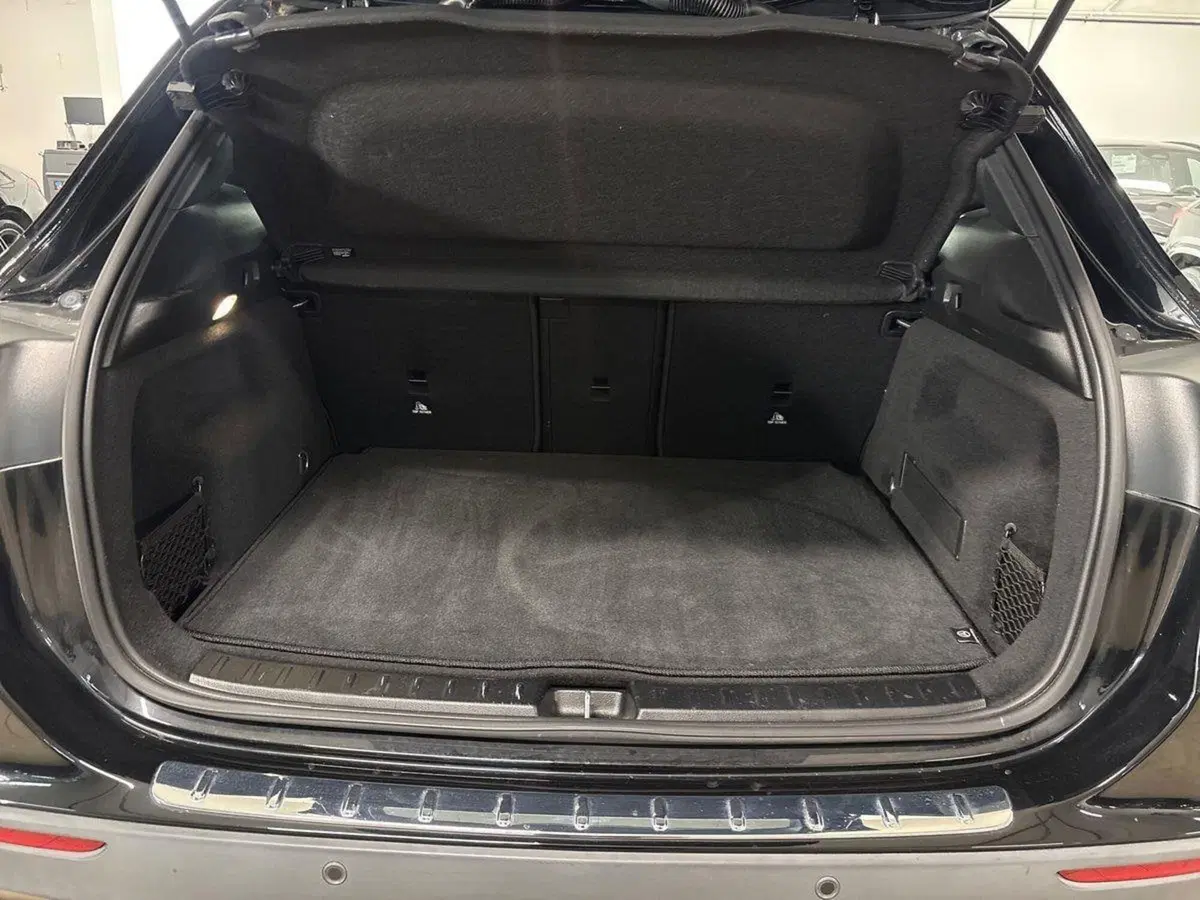 Mercedes-Benz GLA SUV usata a Napoli (8)