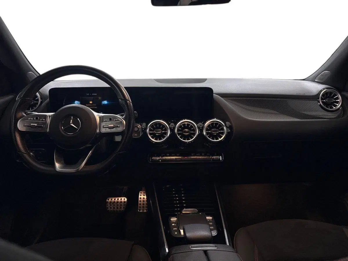 Mercedes-Benz GLA SUV usata a Napoli (9)
