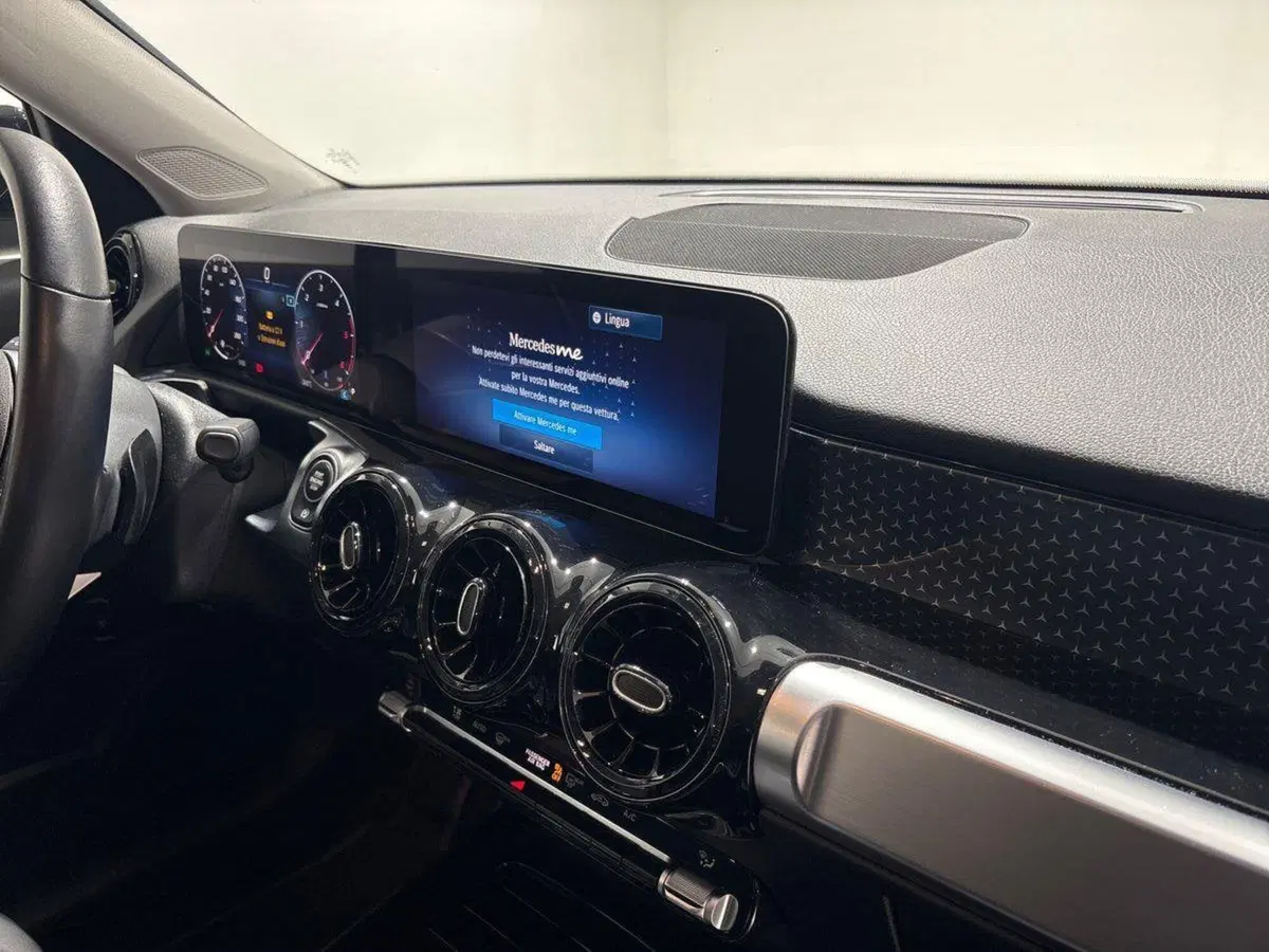 Mercedes-Benz GLB usata a Napoli (12)