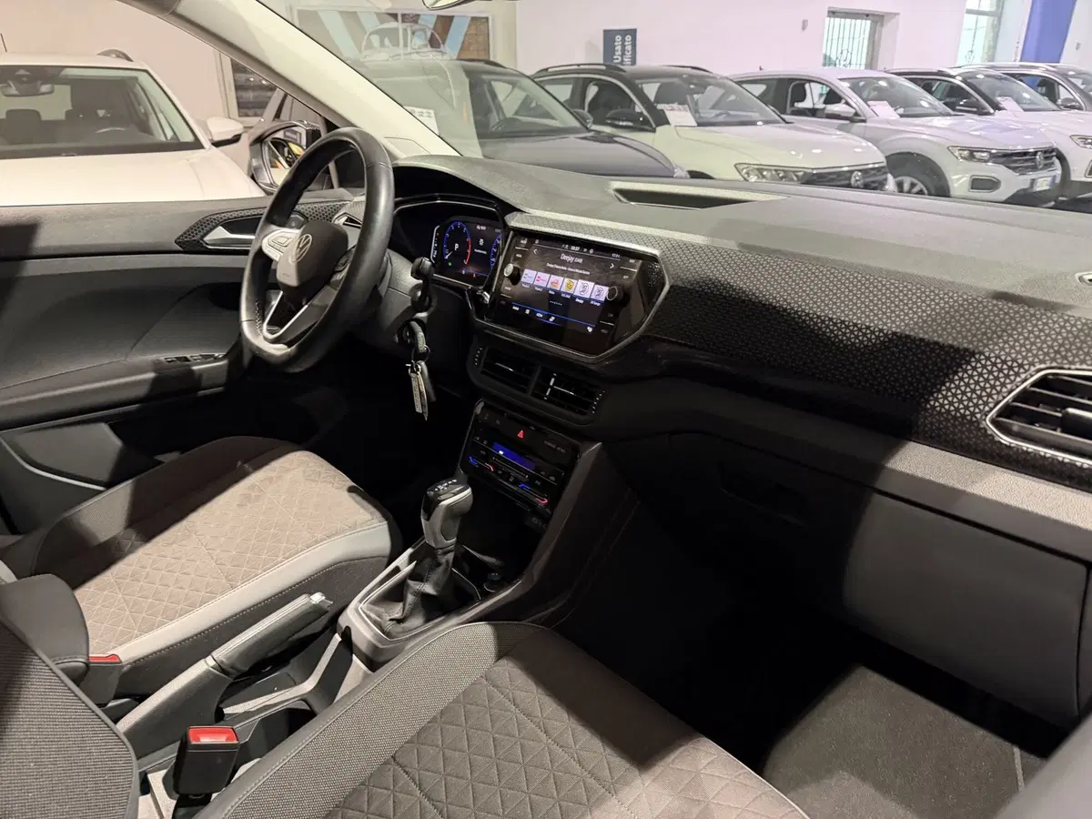 Volkswagen T-Cross usata a Genova (11)