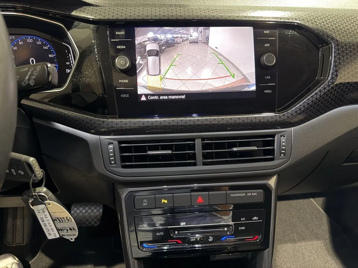 Volkswagen T-Cross usata a Genova (14)
