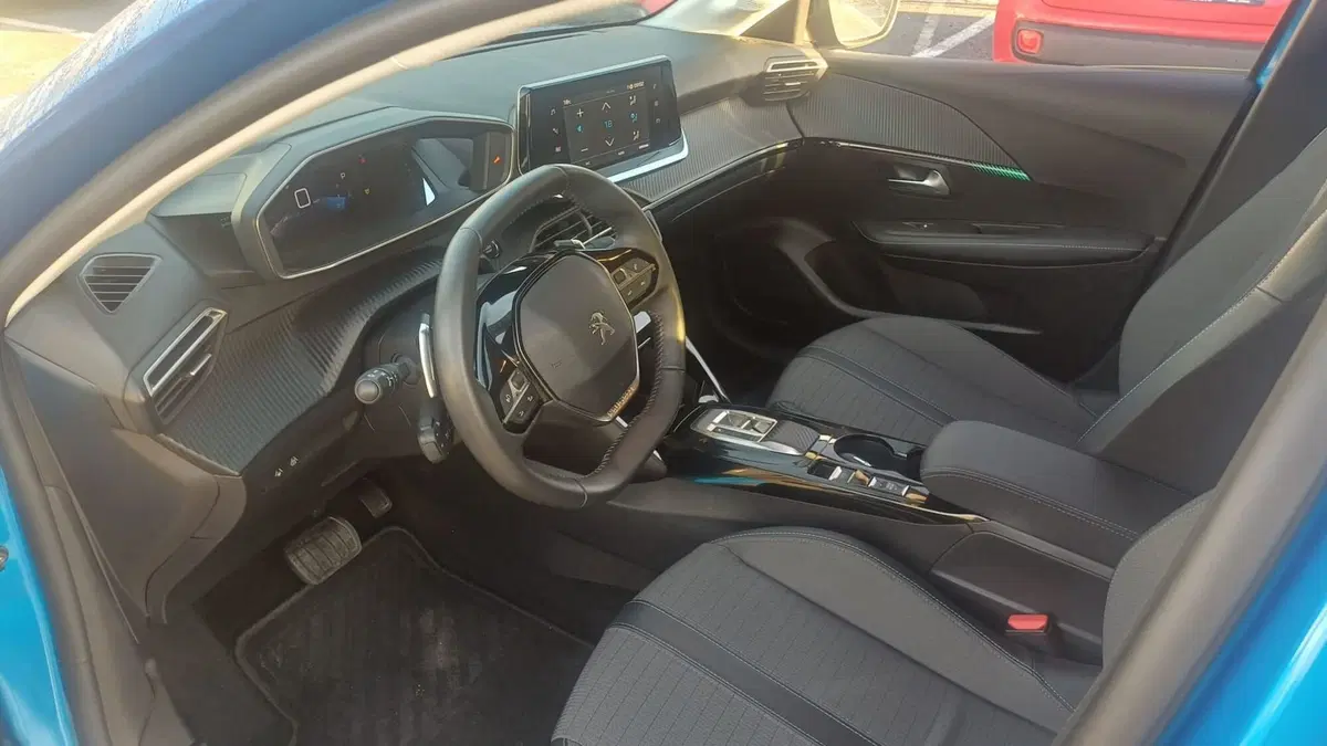 Peugeot 208 usata a Massa-Carrara (7)
