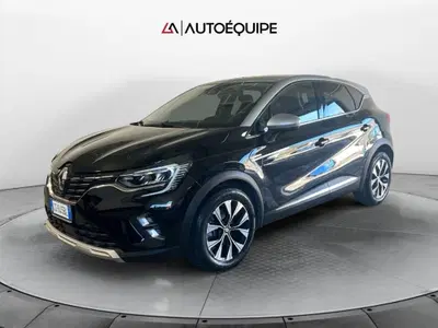 Renault Captur 1.6 full hybrid Techno 145cv auto del 2023 usata a Roma