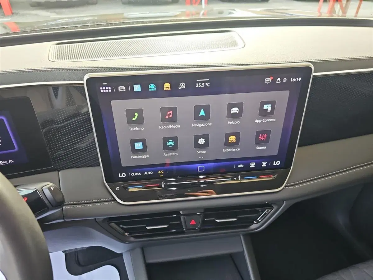 Volkswagen Tiguan usata a Lecco (14)