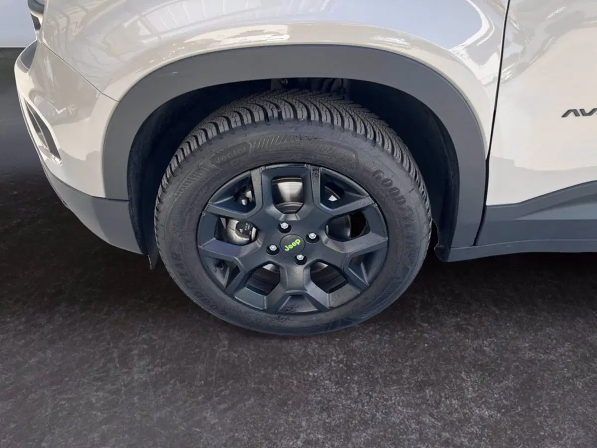 Jeep Avenger usata a Milano (9)