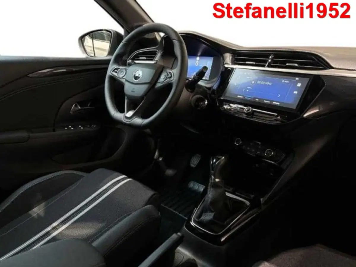 Opel Corsa nuova a Bologna (15)