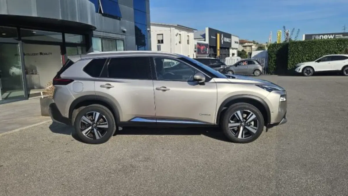 Nissan X-Trail usata a Lucca (3)