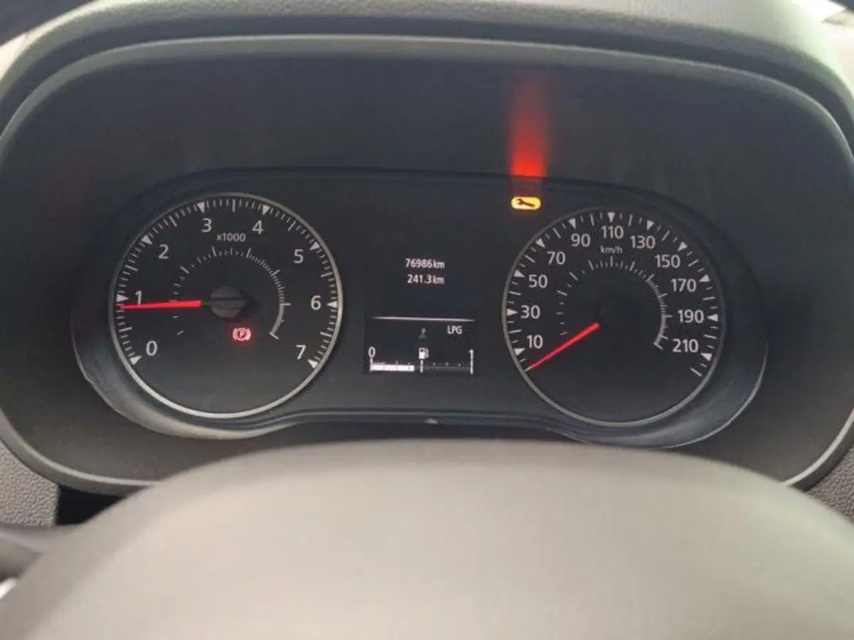Dacia Duster usata a Sassari (8)