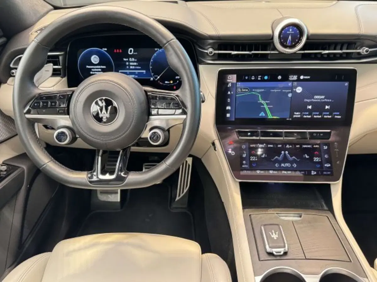 Maserati Grecale usata a Torino (12)