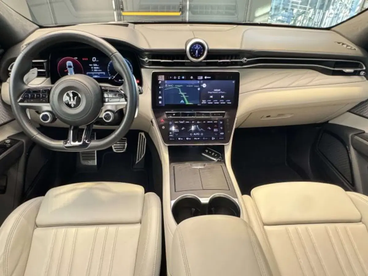 Maserati Grecale usata a Torino (13)
