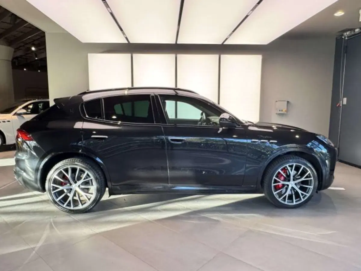 Maserati Grecale usata a Torino (4)