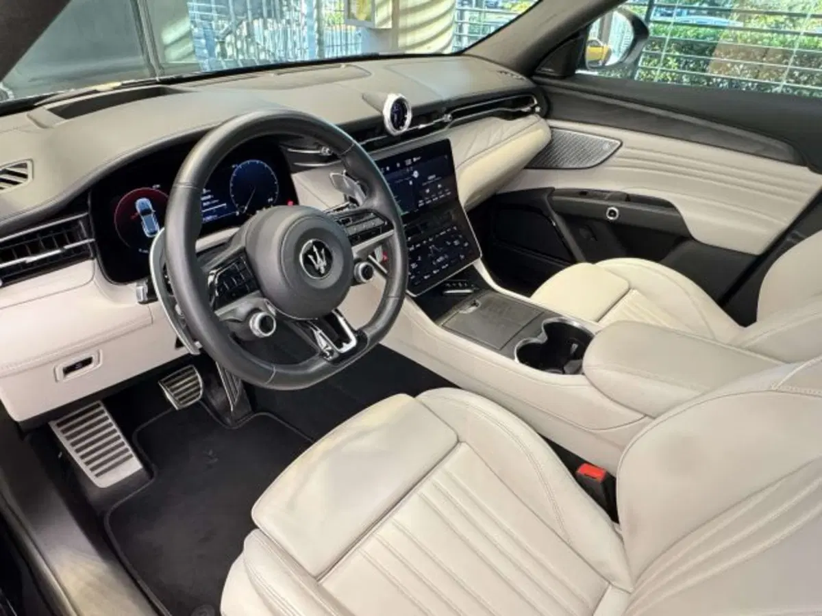 Maserati Grecale usata a Torino (9)