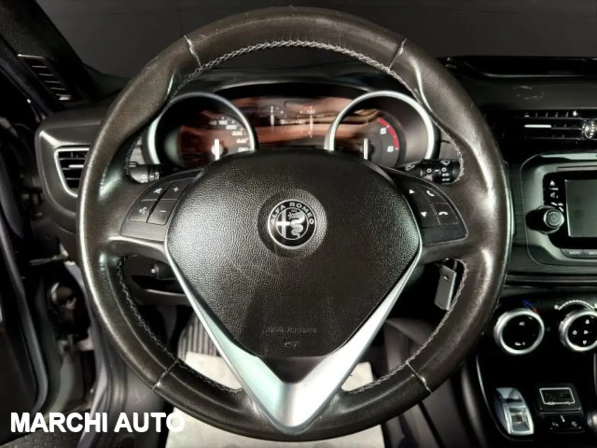 Alfa Romeo Giulietta usata a Perugia (14)