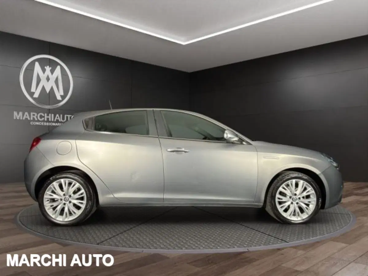 Alfa Romeo Giulietta usata a Perugia (4)