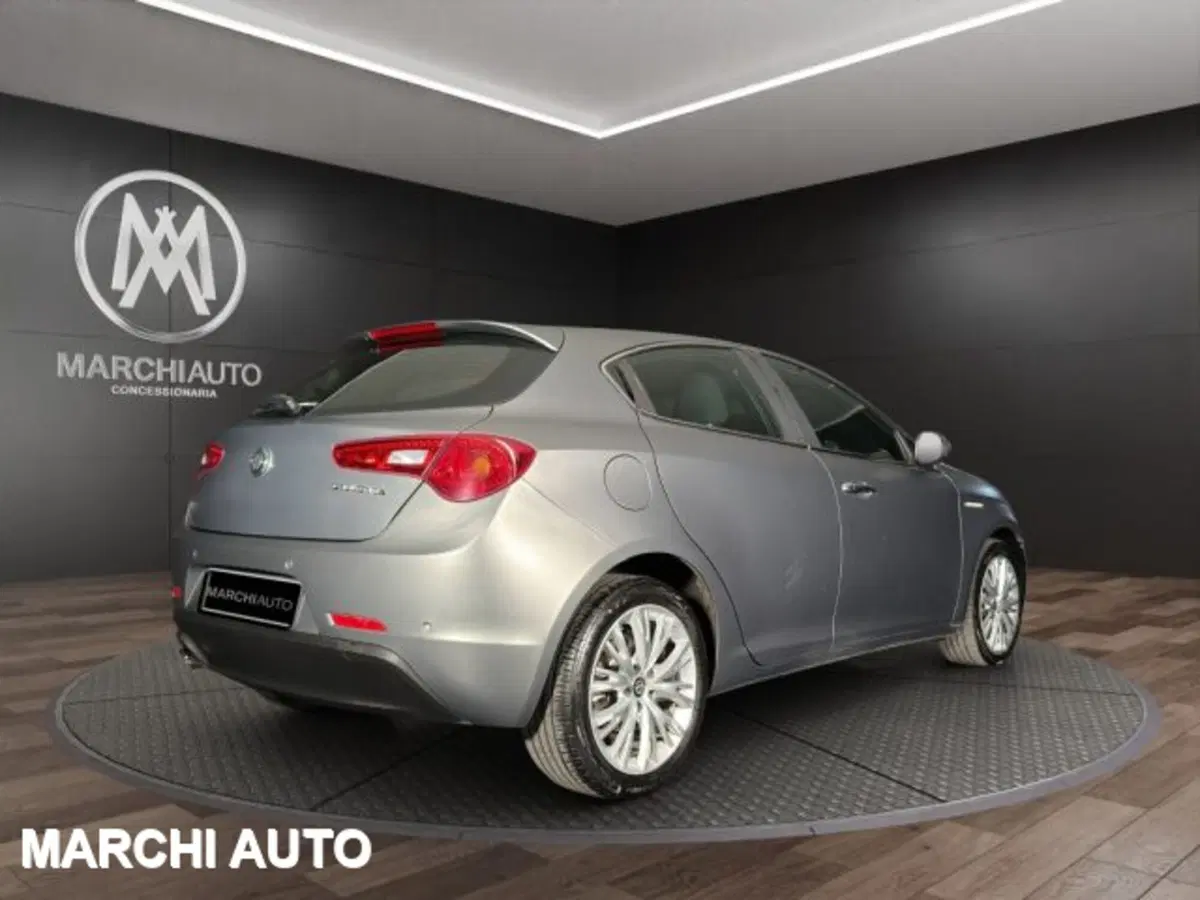 Alfa Romeo Giulietta usata a Perugia (5)