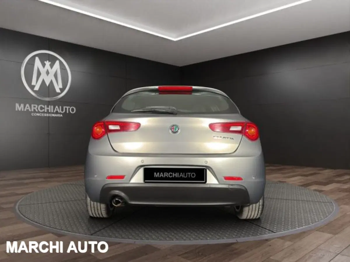 Alfa Romeo Giulietta usata a Perugia (6)