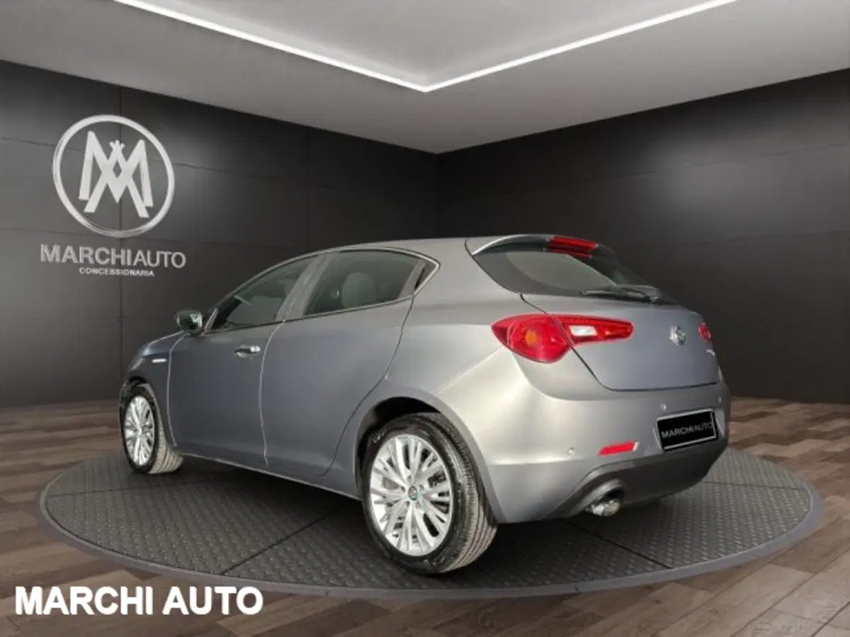 Alfa Romeo Giulietta usata a Perugia (7)