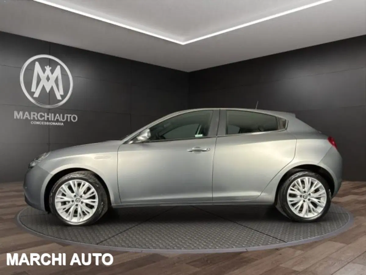 Alfa Romeo Giulietta usata a Perugia (8)