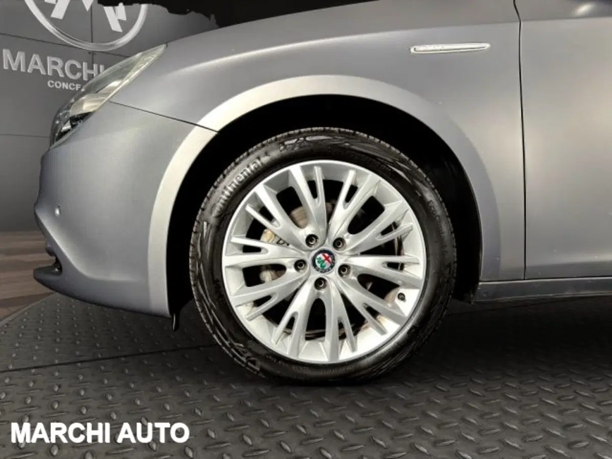 Alfa Romeo Giulietta usata a Perugia (9)