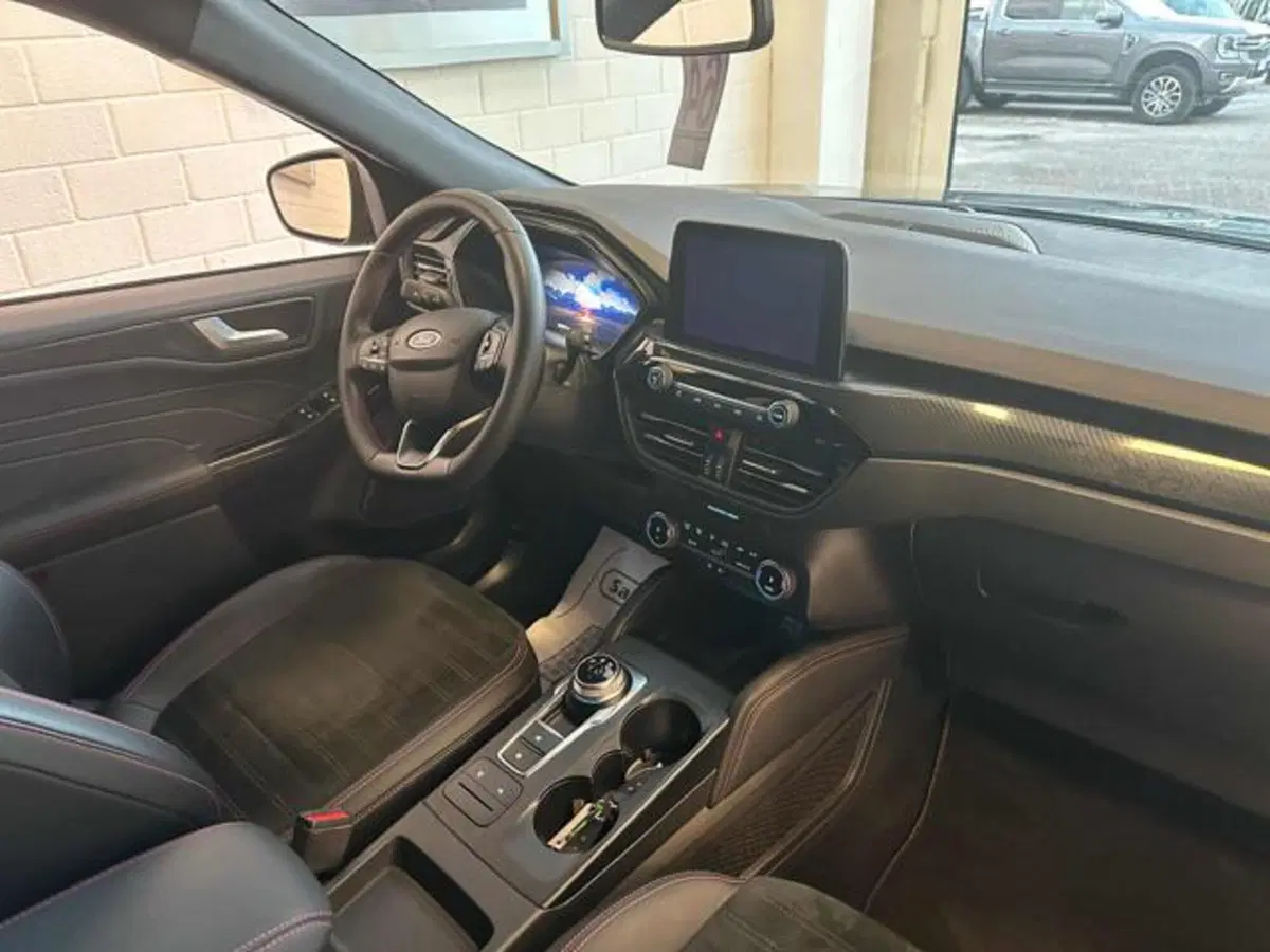 Ford Kuga usata a Lucca (10)
