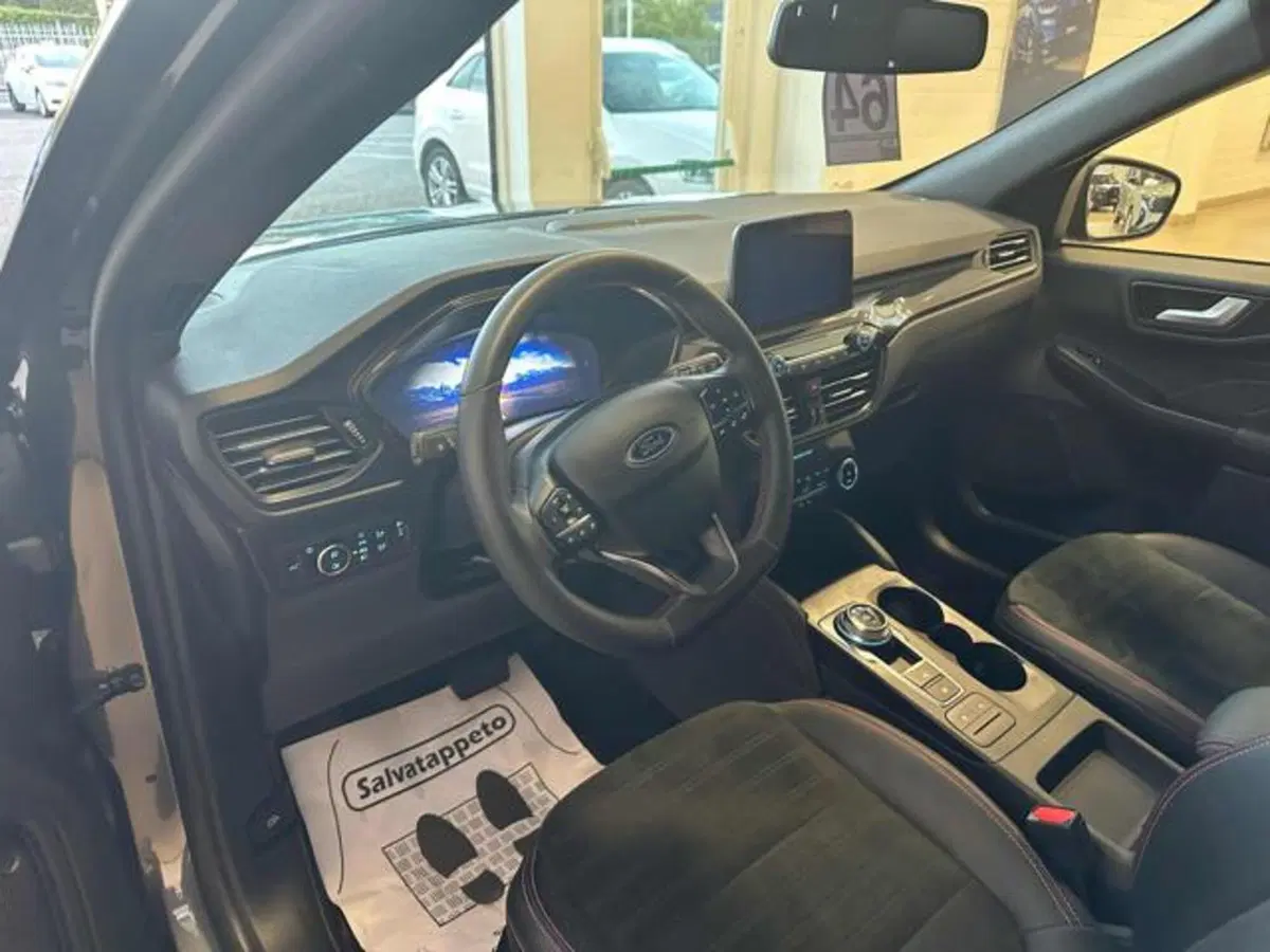 Ford Kuga usata a Lucca (13)