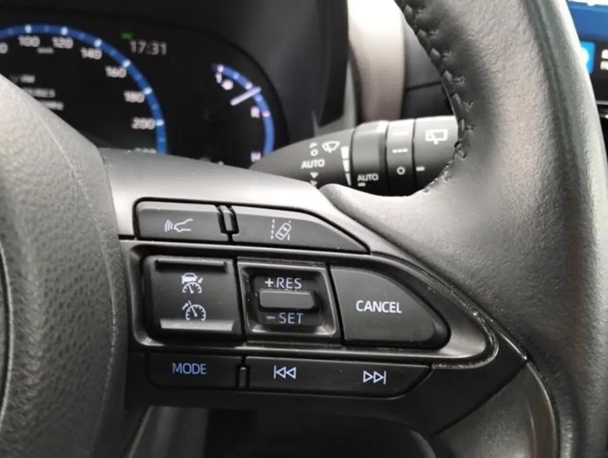 Toyota Yaris Cross usata a Como (11)