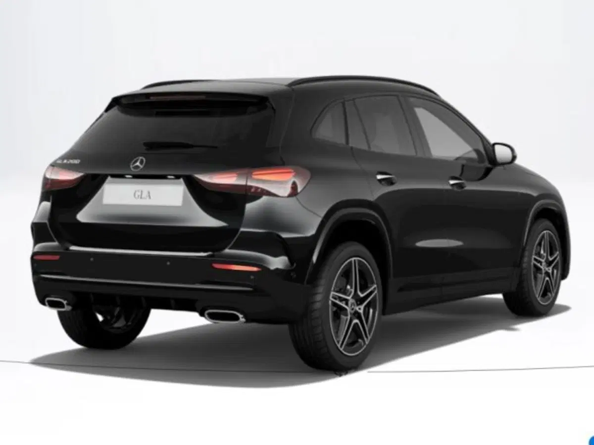 Mercedes-Benz GLA SUV nuova a Verona (2)