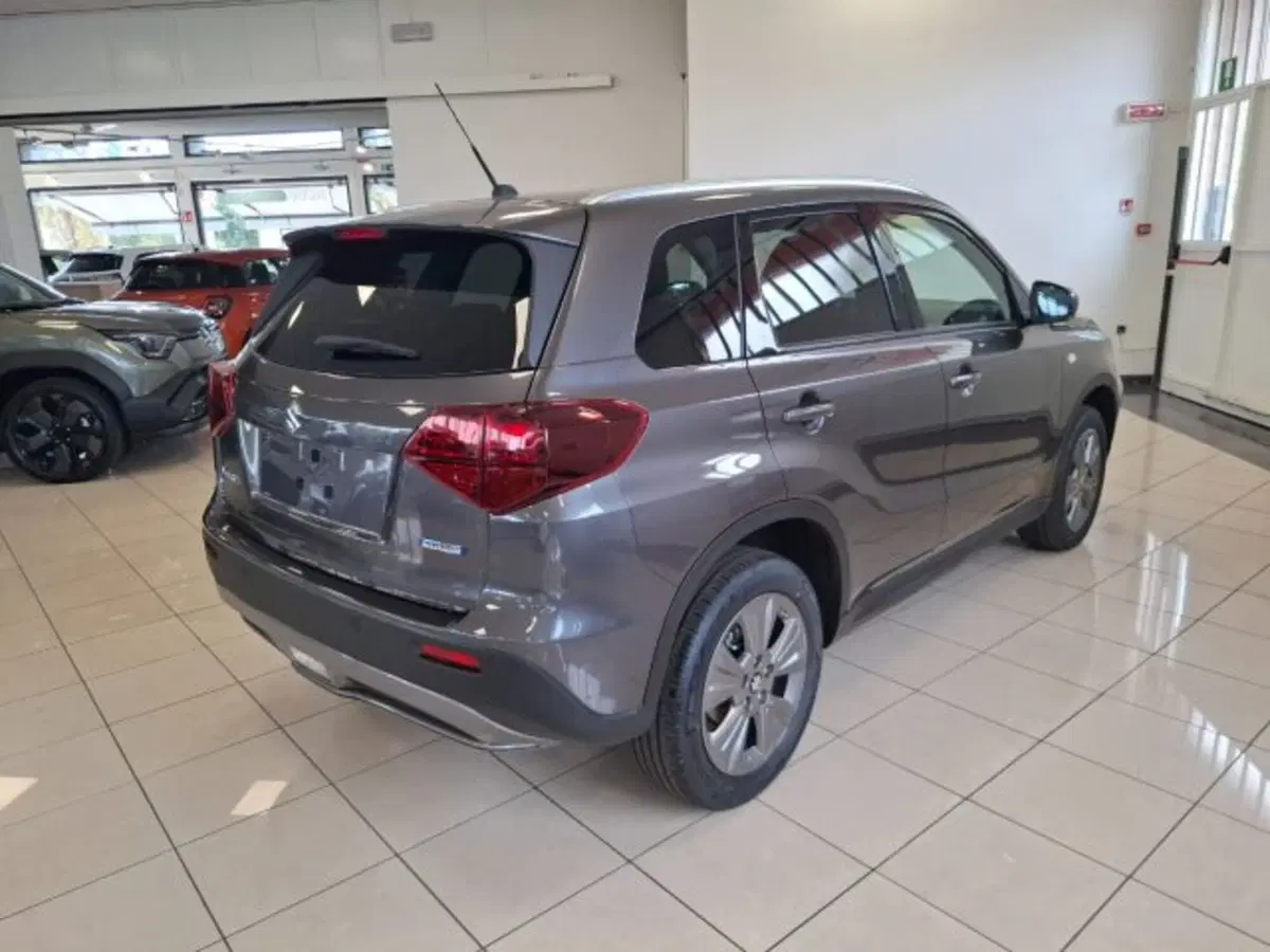 Suzuki Vitara nuova a Reggio Emilia (5)
