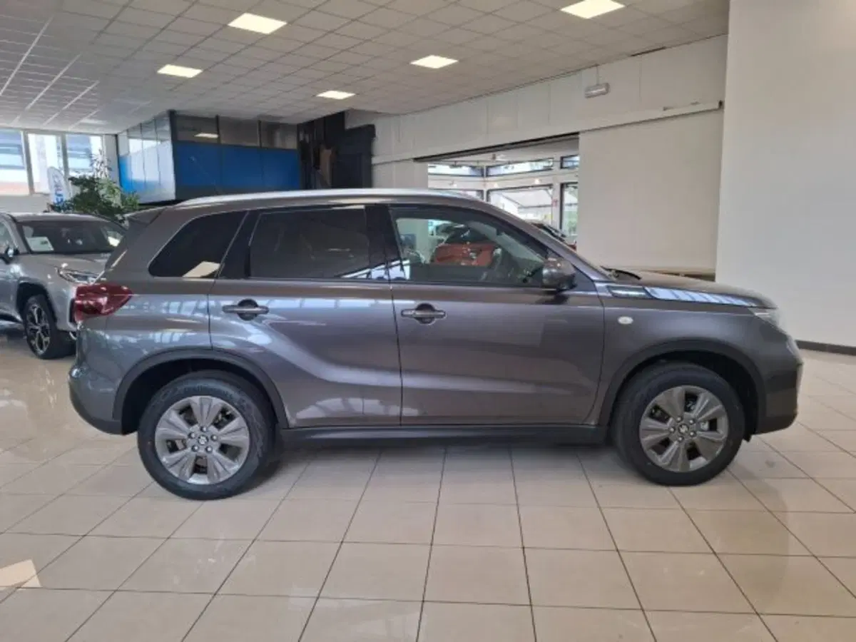 Suzuki Vitara nuova a Reggio Emilia (6)