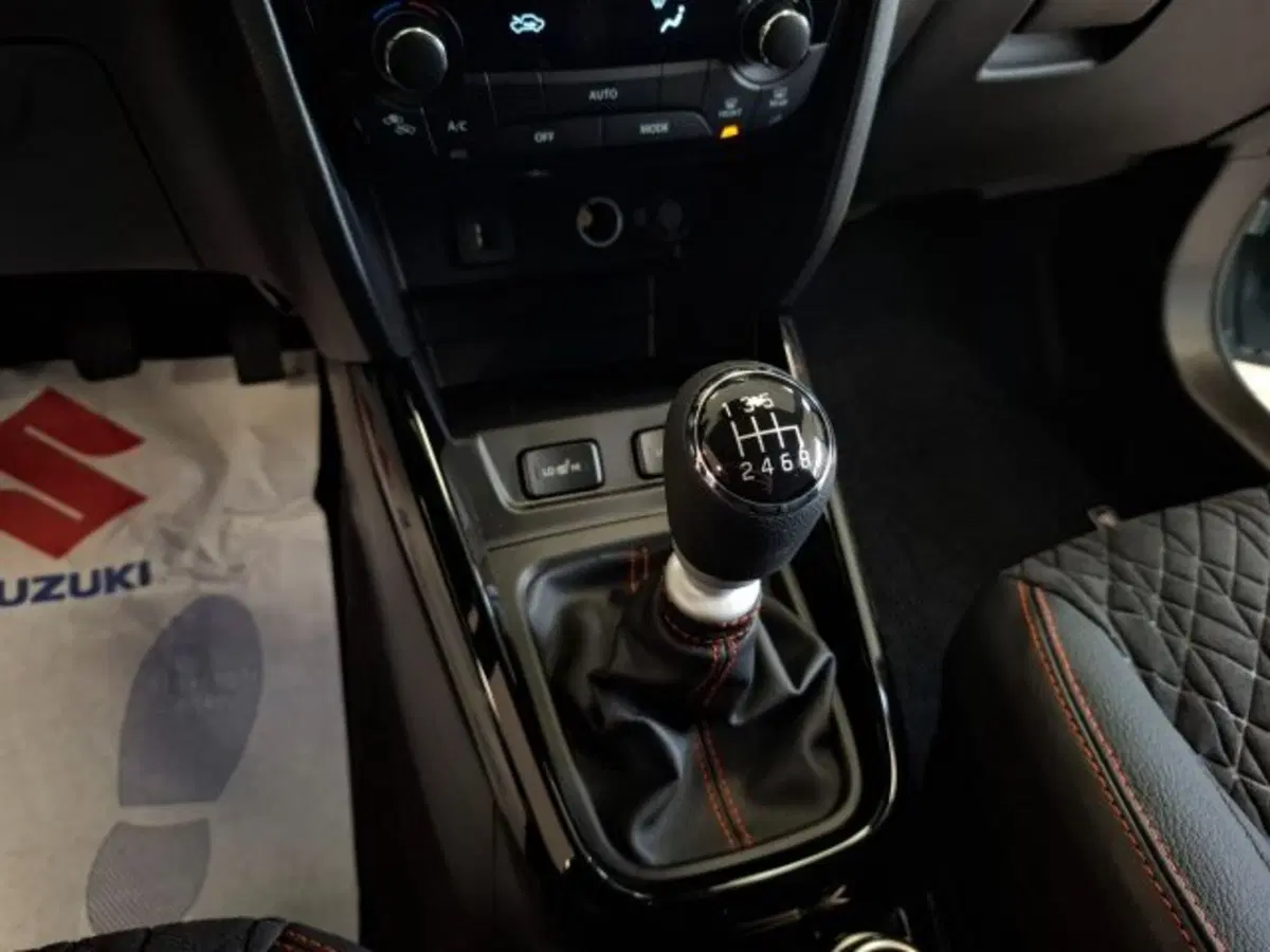 Suzuki Vitara nuova a Reggio Emilia (11)