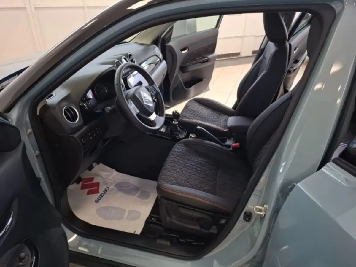 Suzuki Vitara nuova a Reggio Emilia (13)
