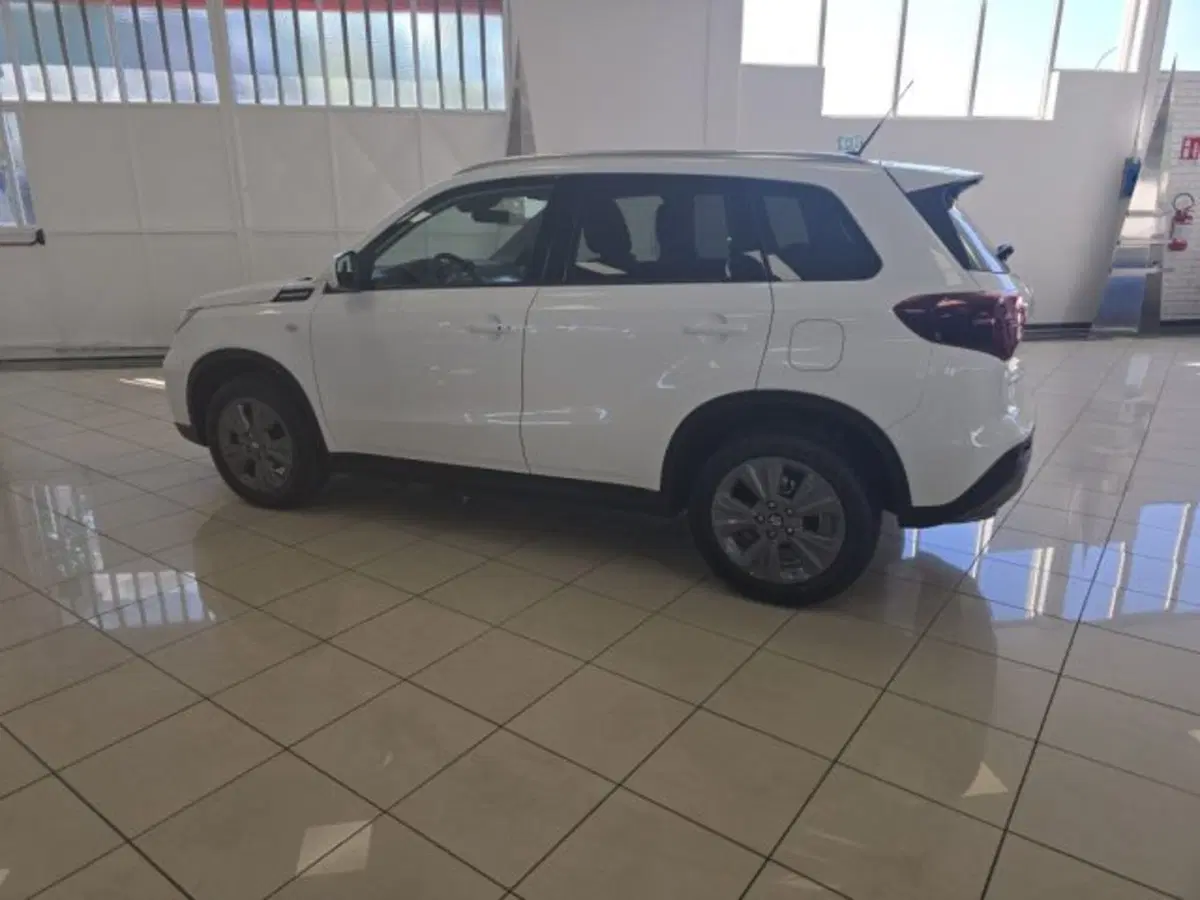 Suzuki Vitara nuova a Reggio Emilia (3)