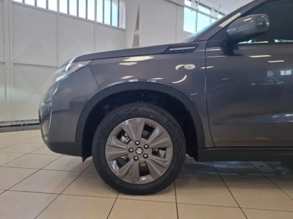 Suzuki Vitara nuova a Reggio Emilia (20)