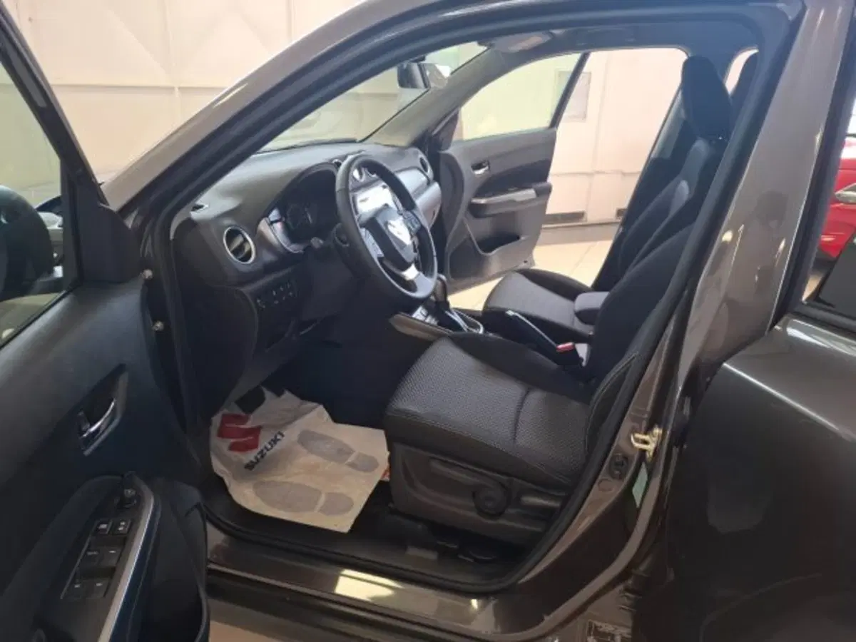 Suzuki Vitara nuova a Reggio Emilia (9)
